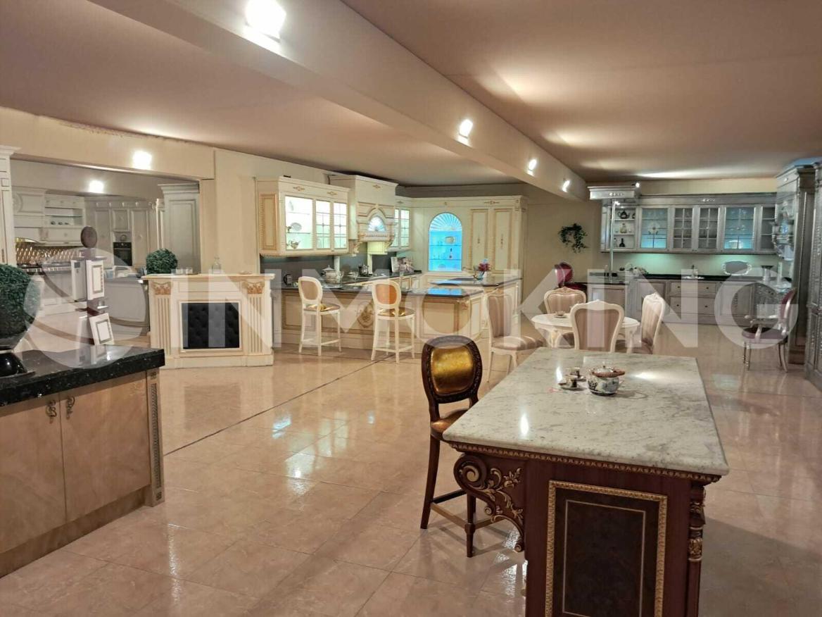 Foto de la propiedad Nave industrial con edificio corporativo en Silla